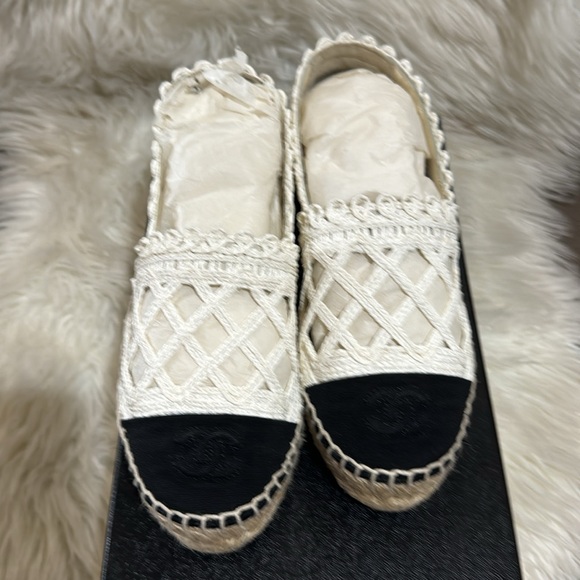 Chanel white espadrille - Picture 3 of 6
